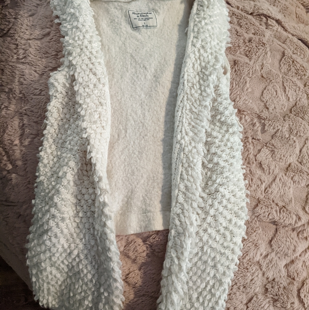 Abercrombie & Fitch wool white Cardigan vest